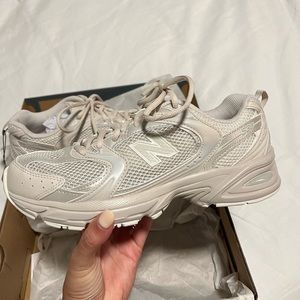 NWT New Balance 530 | Unisex sz 7 (men’s sizing, women’s 8.5) | Ivory, Beige